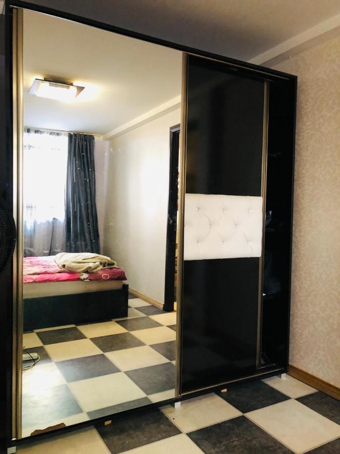 Sev group hostel Jerevan Buitenkant foto